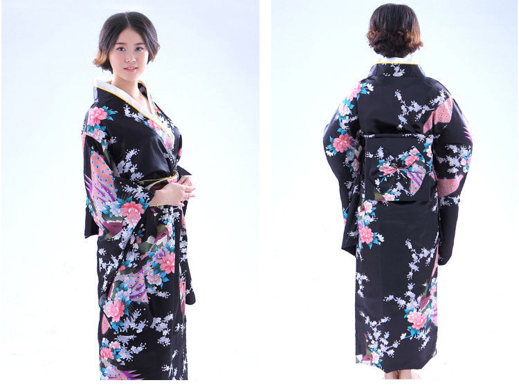 Japanese Charm Unveiled: Women's Kimono and Yukata Costumes for Cosplay