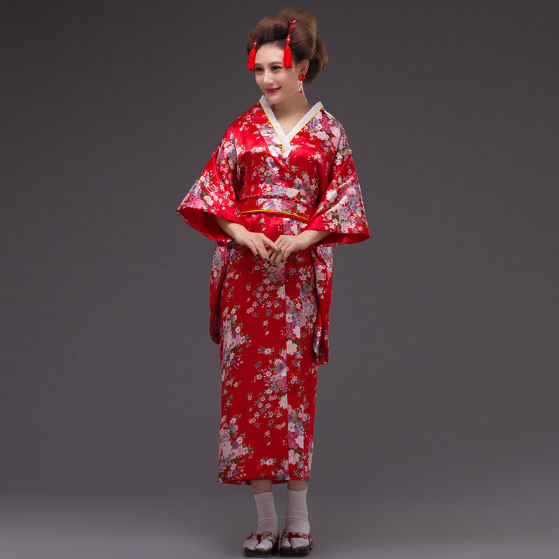 Japanese Charm Unveiled: Women's Kimono and Yukata Costumes for Cosplay