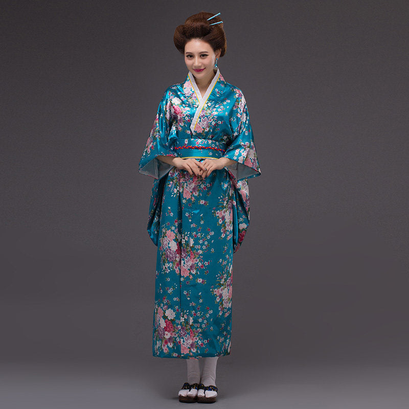 Japanese Charm Unveiled: Women's Kimono and Yukata Costumes for Cosplay